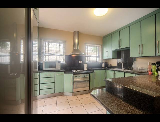 3 BEDROOM TOWNHOUSE FOR SALE IN BRUMA
